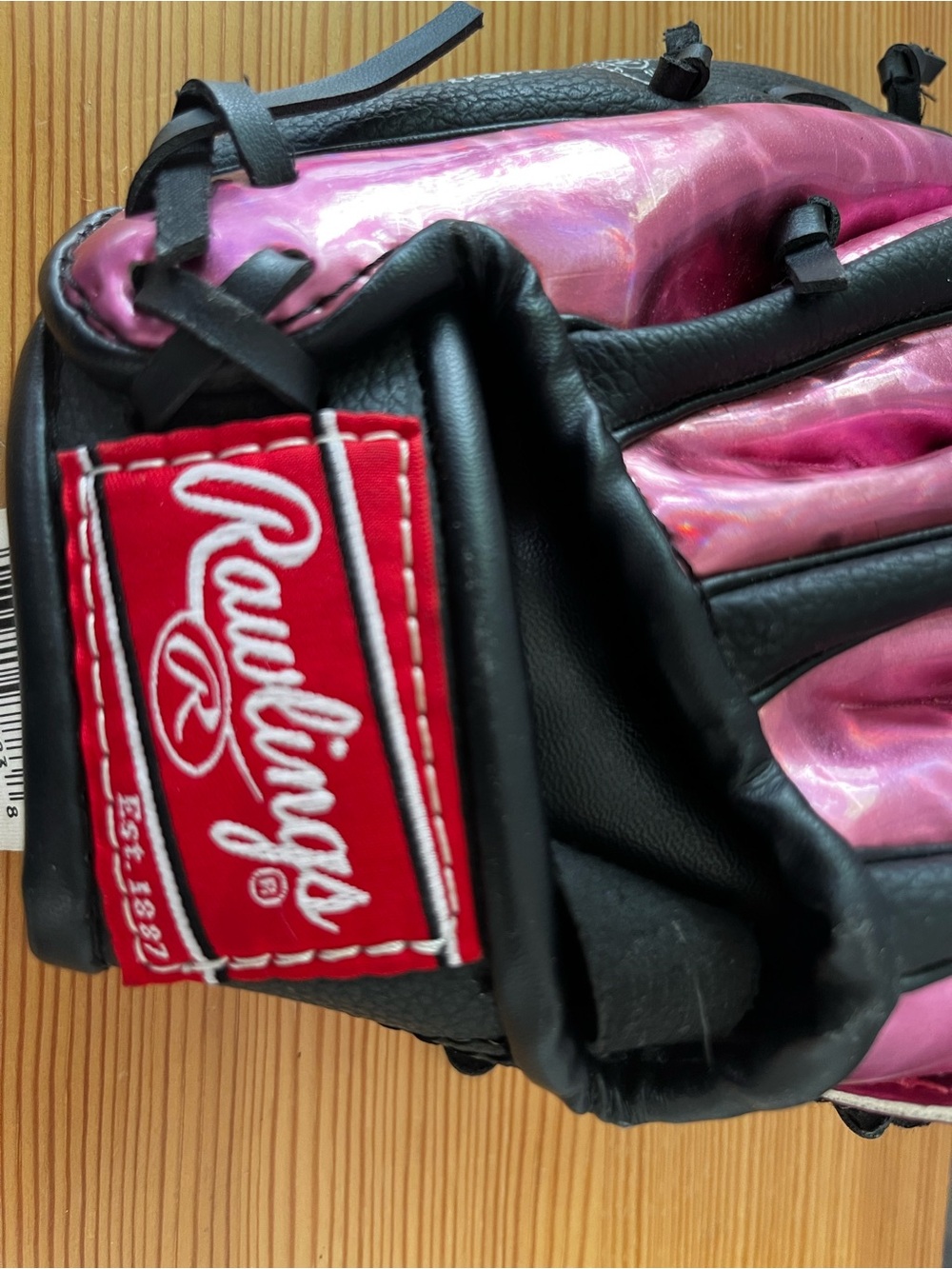 Rawlings Pink and Black Girls' Baseball Glove - Picture 2 of 7
